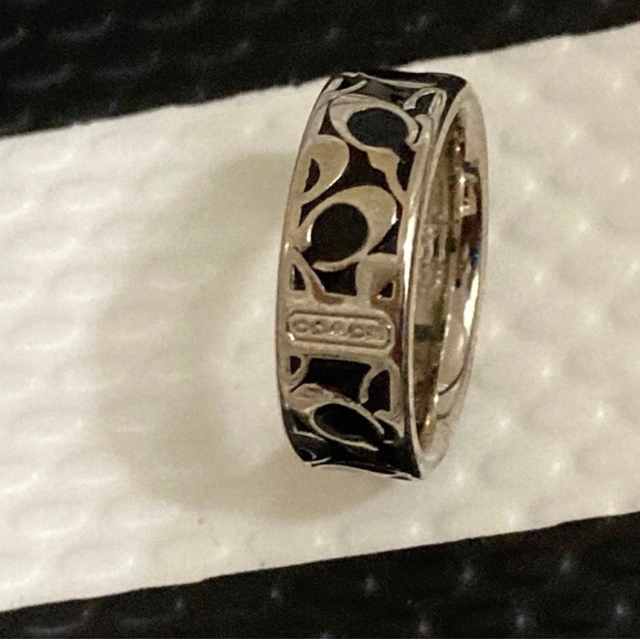 🔴 Coach Signature Silver and Black Logo Patterned Ring! 🔥 - Picture 4 of 7